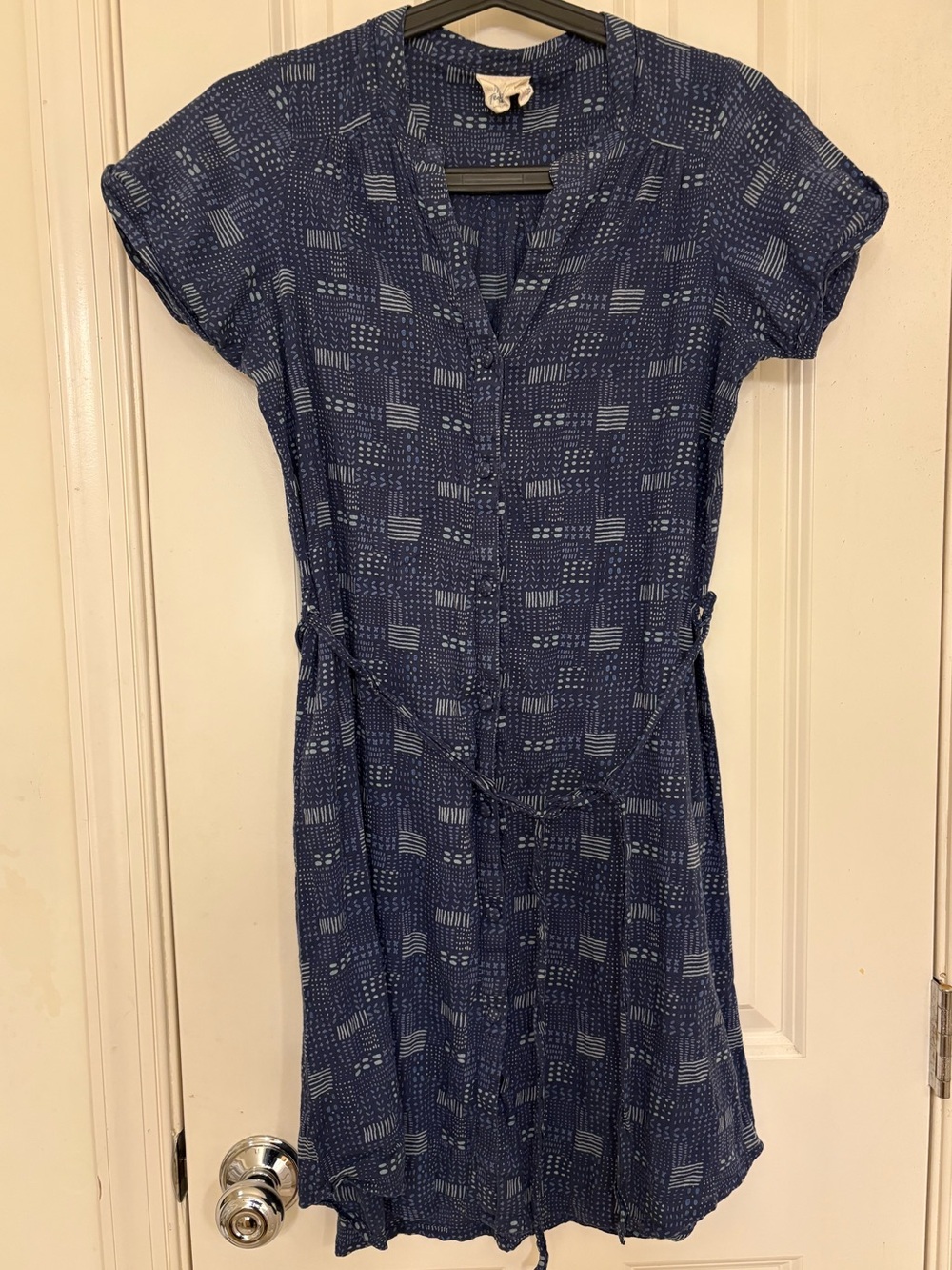 Mata traders XS Navy Patterned button up  Dress